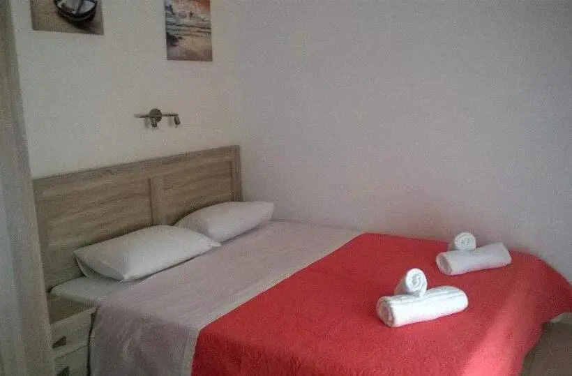 استودیوی استاندارد, Smaragdi Studios And Rooms