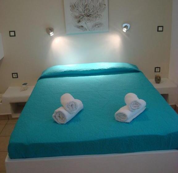 تختخواب در اتاق مشترک, Smaragdi Studios And Rooms