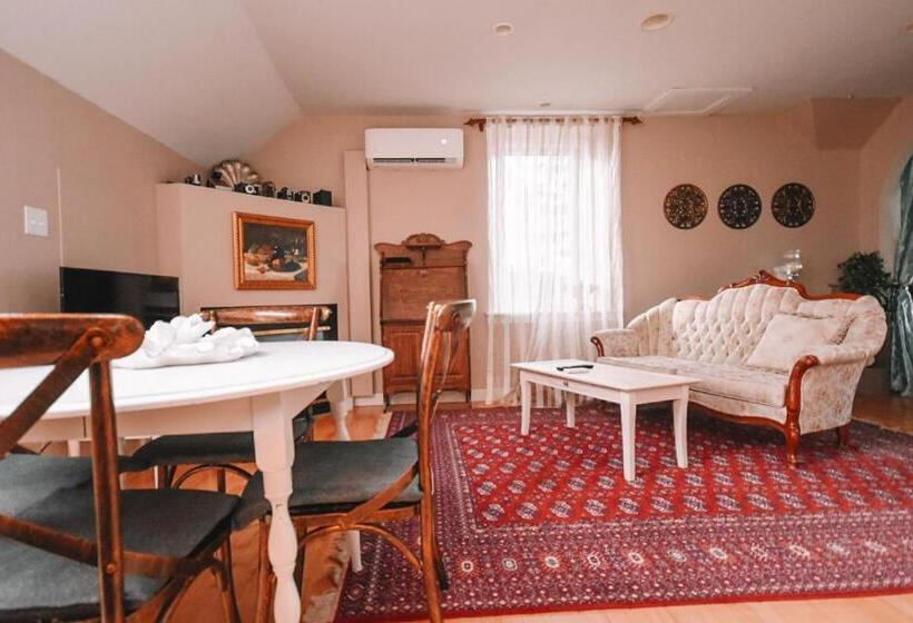 Family Suite, Bellas Castle