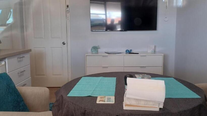 デラックススイート, Palm Beach Guest House