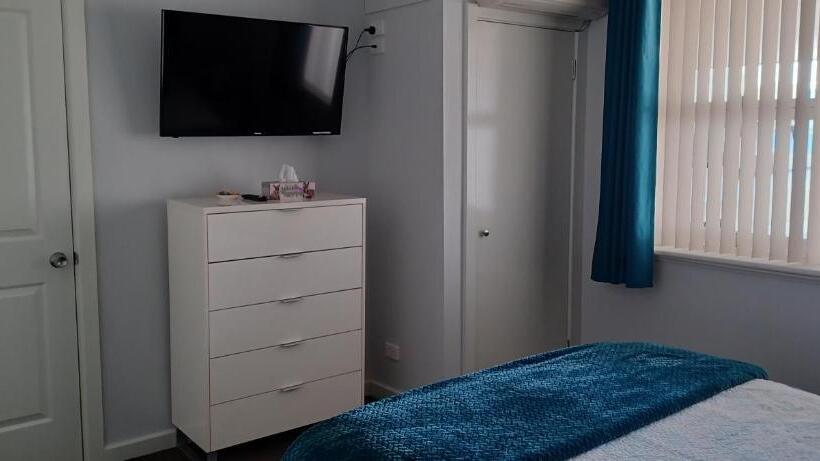 デラックススイート, Palm Beach Guest House