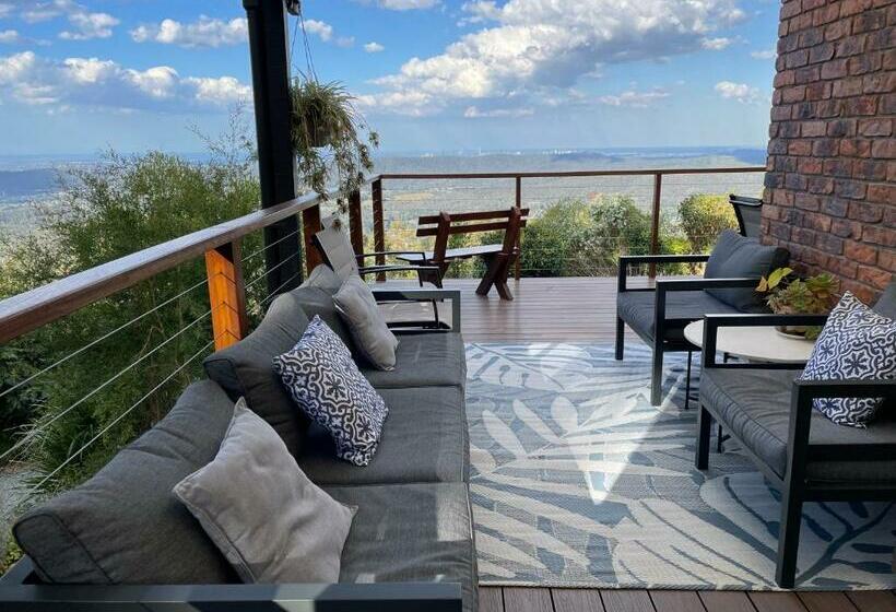 ３ベッドルームハウス, The Hillside Retreat