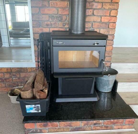 ３ベッドルームハウス, The Hillside Retreat