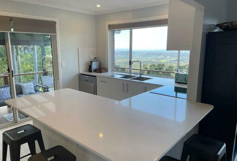 ３ベッドルームハウス, The Hillside Retreat