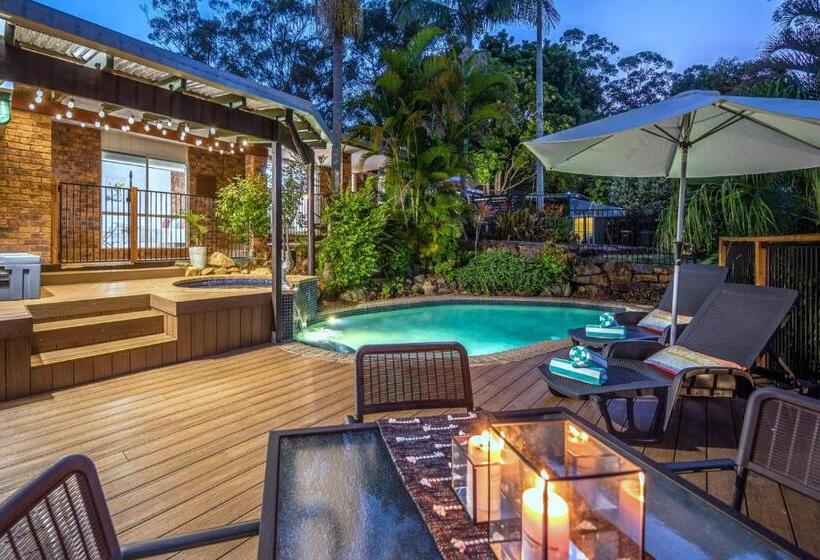 ４ベッドルームハウス, The Hillside Retreat