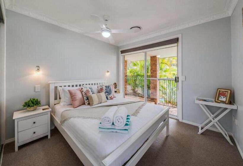 ３ベッドルームハウス, The Hillside Retreat