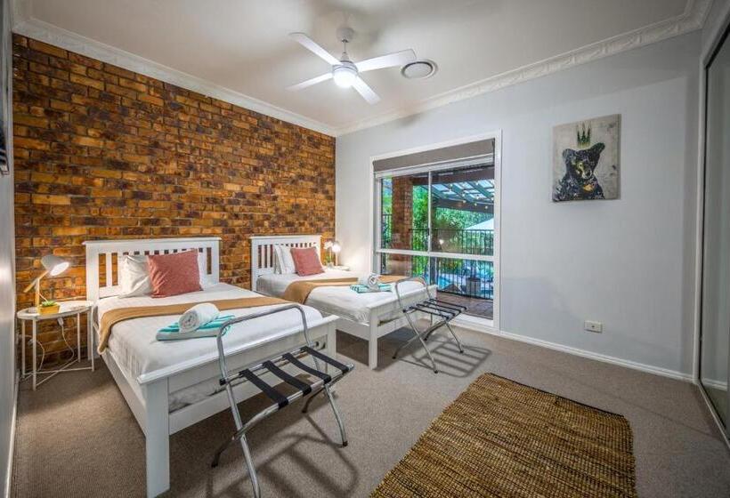 ３ベッドルームハウス, The Hillside Retreat