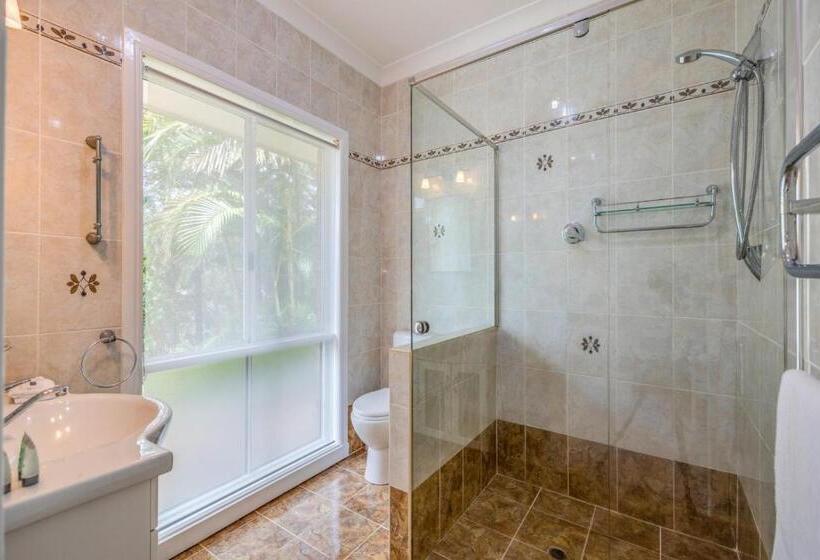 ３ベッドルームハウス, The Hillside Retreat