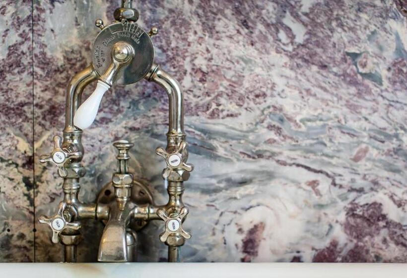 سوئیت با تخت بزرگ, B&b Villa Cernigliaro Dimora Storica