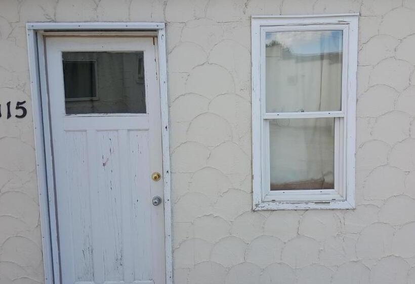 غرفة إقتصادية فردية, Hat Motel