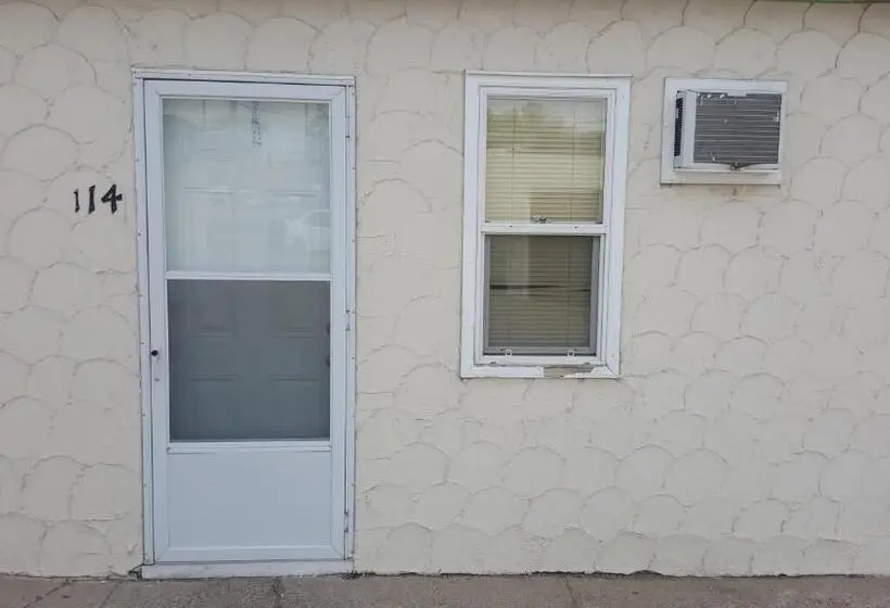 اتاق استاندارد یک نفره, Hat Motel