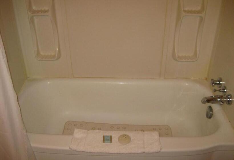 غرفة قياسية, Hat Motel