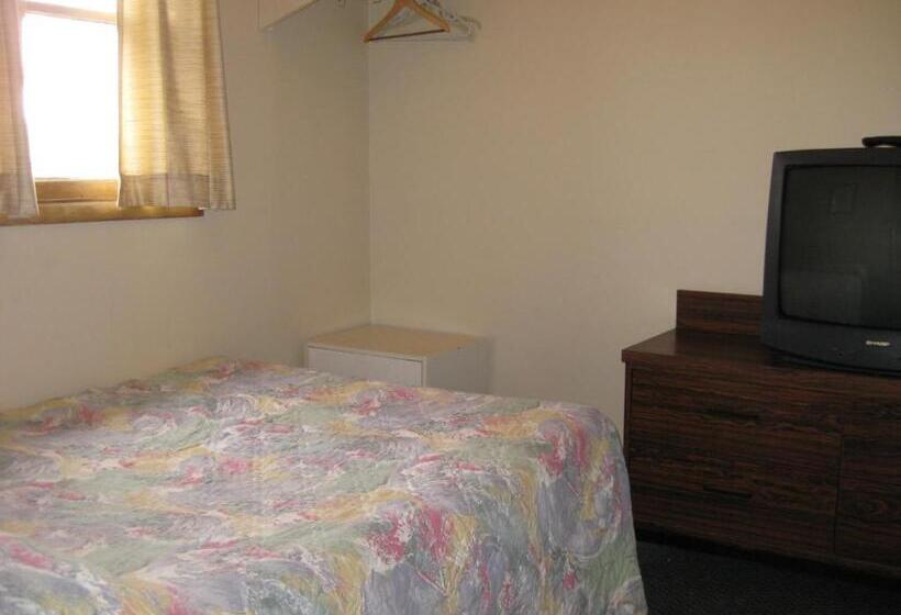 חדר סטנדרט, Hat Motel