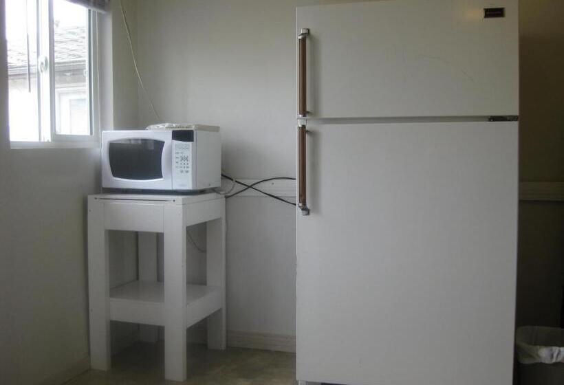 اتاق استاندارد, Hat Motel