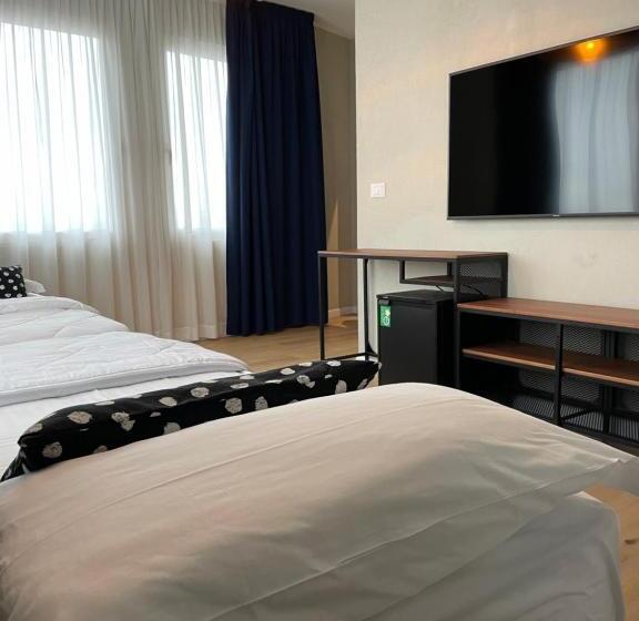 패밀리 룸 측면 바다 전망, Concordia