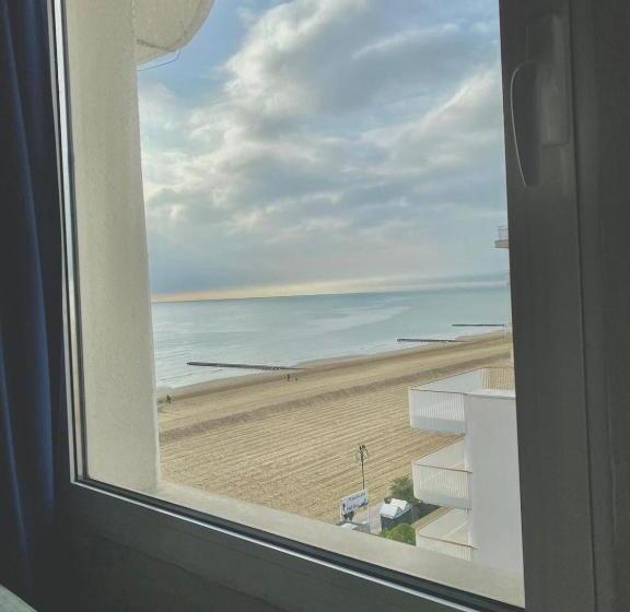 패밀리 룸 측면 바다 전망, Concordia