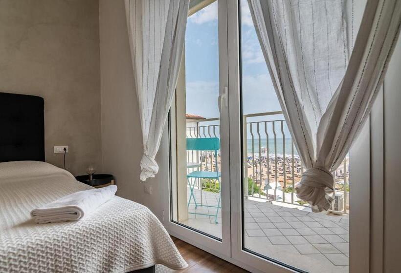 디럭스 트리플 룸, Concordia