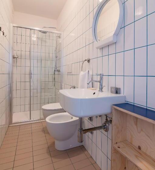 디럭스 트리플 룸, Concordia