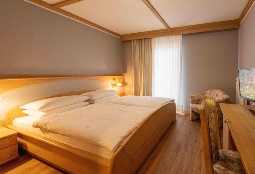 Classic room with balcony, Hellweger