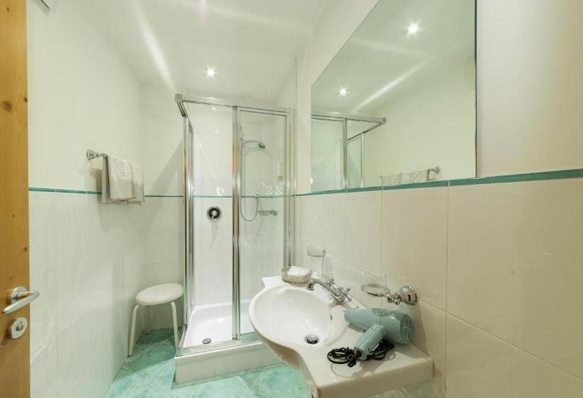 Семейный Номер, Hellweger