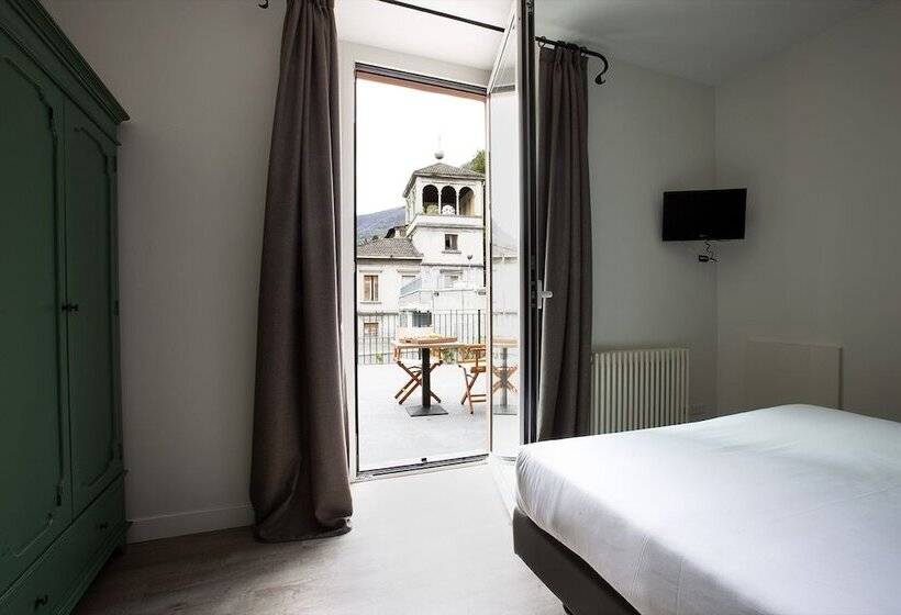 غرفة قياسية مزوَّدة بتراس, Orso Bruno