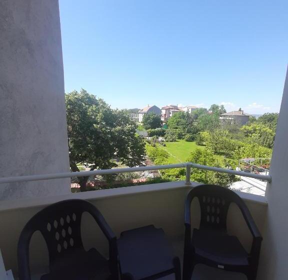 テラス付きスタンダードワンルーム, Paralax