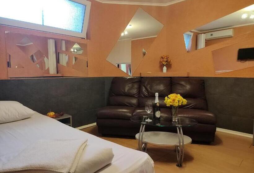 エコノミールーム, Paralax