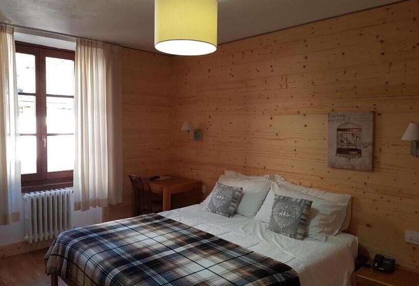 غرفة عائلية, Pedretti