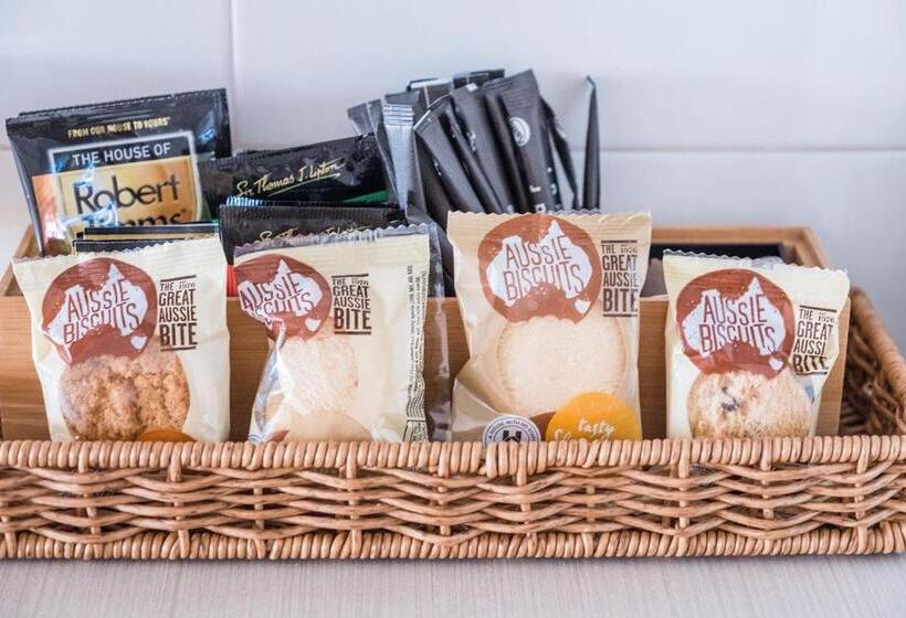 דירת שני חדרים עם מרפת, Mollymook Seascape Motel And Apartments