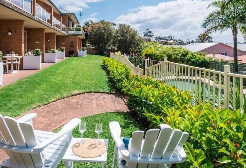 2 Bedroom Apartment Pool View, Mollymook Seascape Motel And Apartments