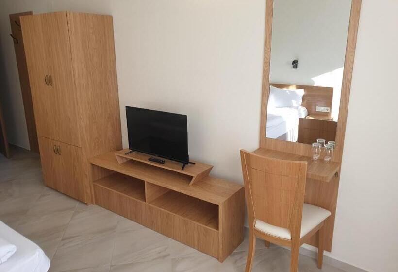 Номер Стандарт с Балконом, хотел чифлика комплекс чифлика