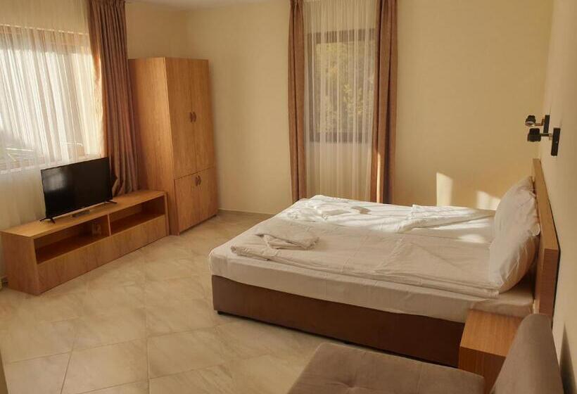 Номер Стандарт с Балконом, хотел чифлика комплекс чифлика