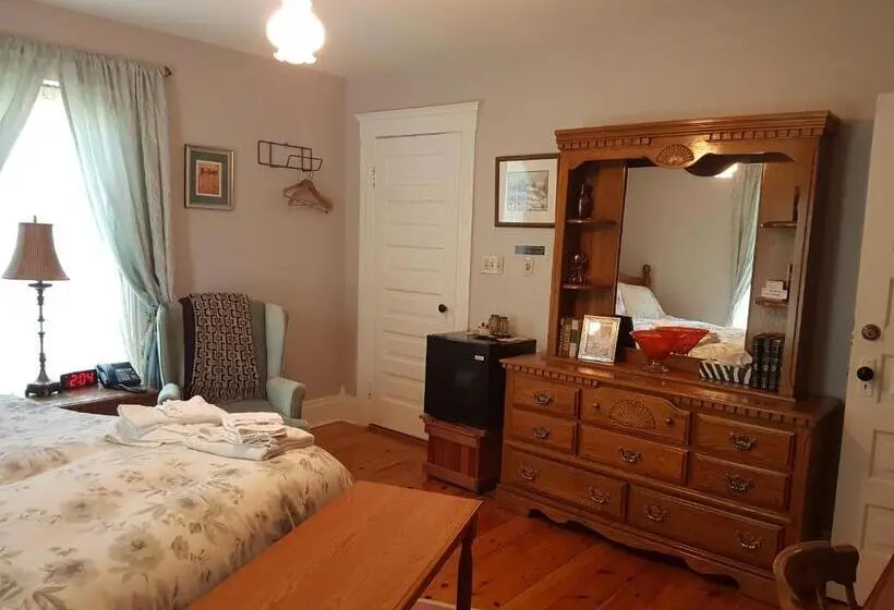 اتاق لوکس, Ye Olde Walkerville Bed & Breakfast