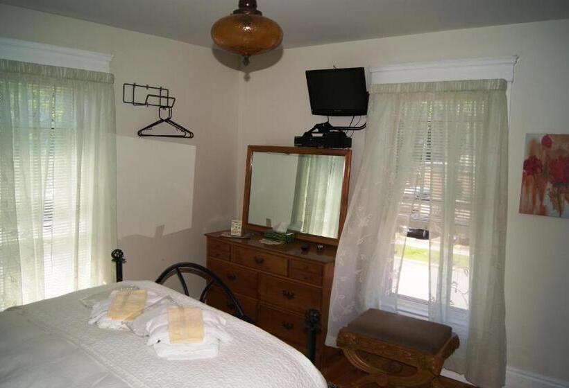 חדר דלוקס, Ye Olde Walkerville Bed & Breakfast