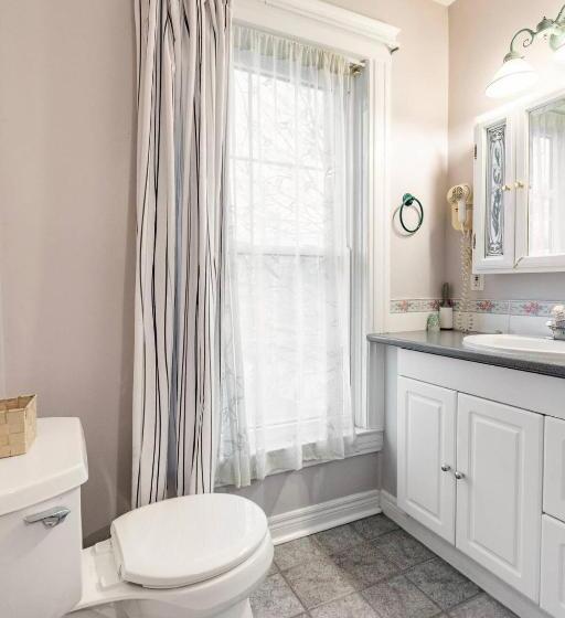 חדר דלוקס, Ye Olde Walkerville Bed & Breakfast