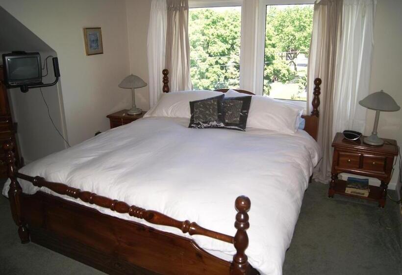 キングサイズベッドのスイートルーム, Ye Olde Walkerville Bed & Breakfast