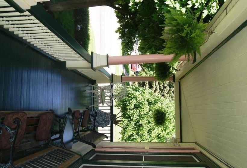 スタンダードルーム, Ye Olde Walkerville Bed & Breakfast