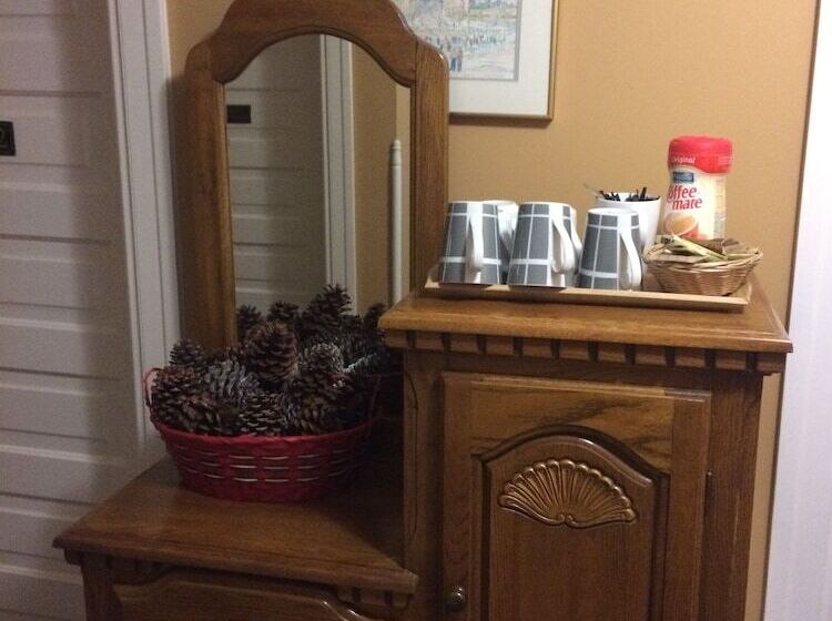 חדר דלוקס, Ye Olde Walkerville Bed & Breakfast