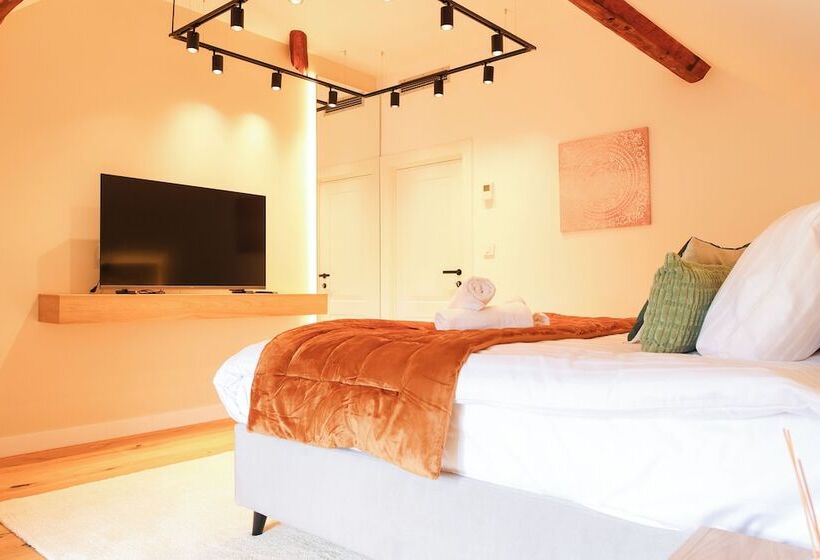 Люкс Повышенной Комфортности, Les Rêveries Du Clos Hôtel Particulier De Charme Et Jacuzzi