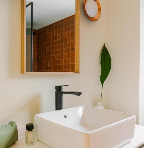 Standard Studio King Bed