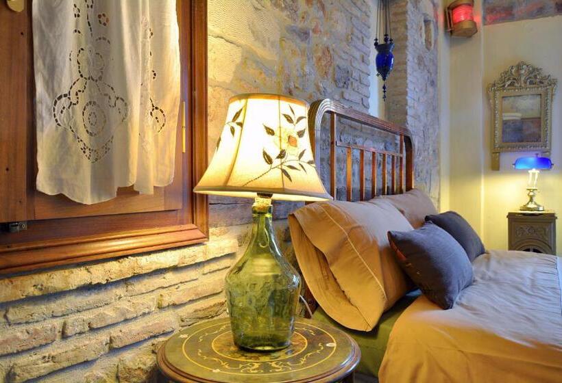 اتاق سوپریور با بالکن, Archontiko Art