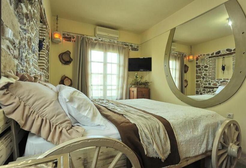 اتاق سوپریور با بالکن, Archontiko Art