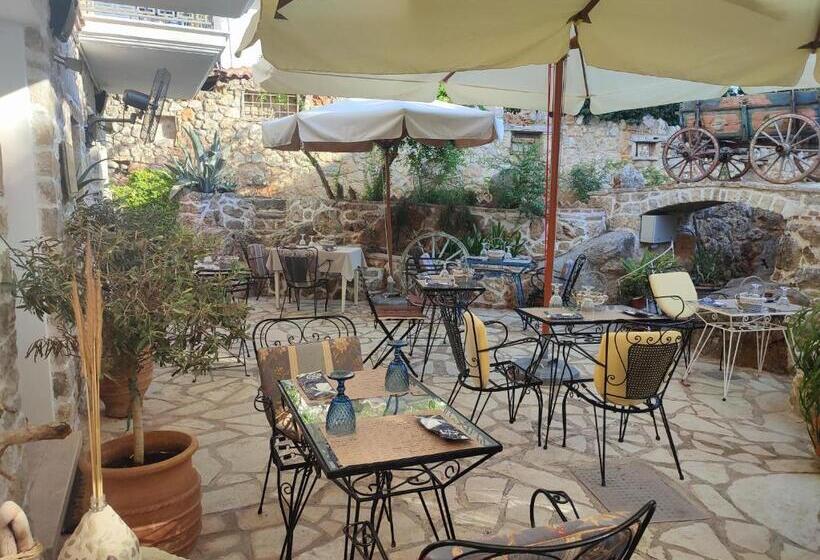 اتاق سوپریور با بالکن, Archontiko Art