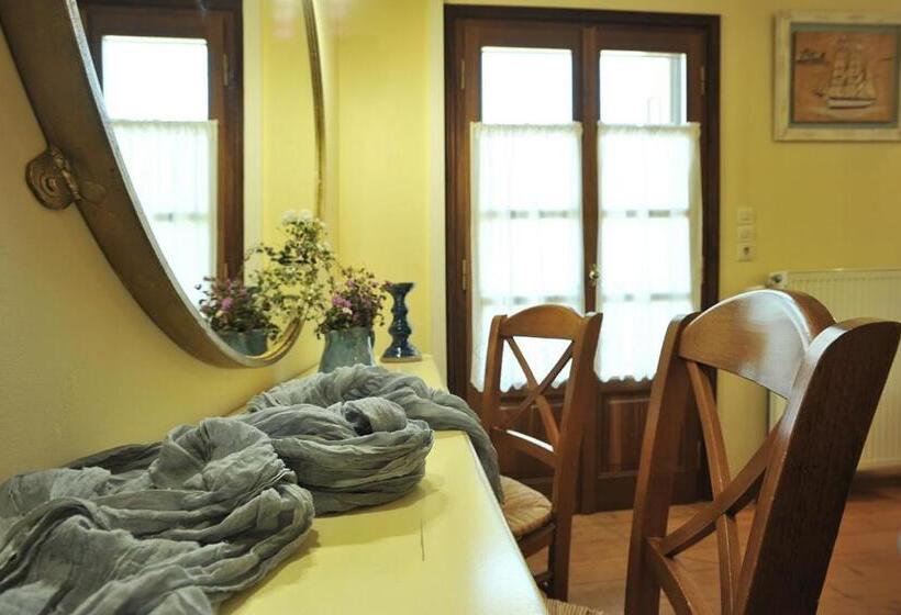 اتاق استاندارد با چشم‌انداز دریا, Archontiko Art