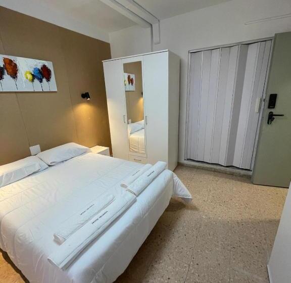 اتاق استاندارد با بالکن, Arganda