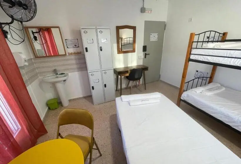 Habitació Triple Estàndard Bany Compartit, Arganda