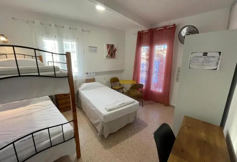 Habitació Triple Estàndard Bany Compartit, Arganda