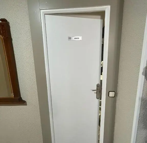 Habitació Triple Estàndard Bany Compartit, Arganda