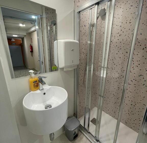 اتاق استاندارد سه تخته با بالکن, Arganda