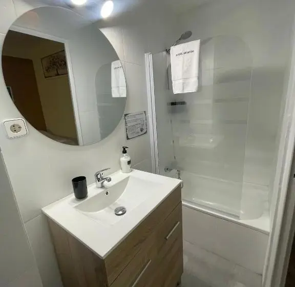 Habitació Triple Estàndard amb Balcó, Arganda